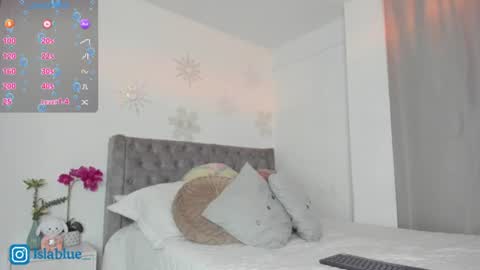 Snapshot of islaa_bluee chatting on 06.29.26 Isla Blue online show from 06.29.26