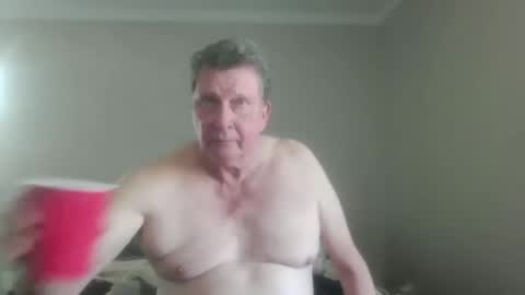 island625103 online show from 09.26.25