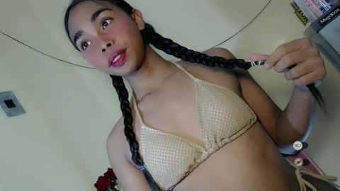 Snapshot of island_girlxxx chatting on 06.19.26 Alona online show from 06.19.26