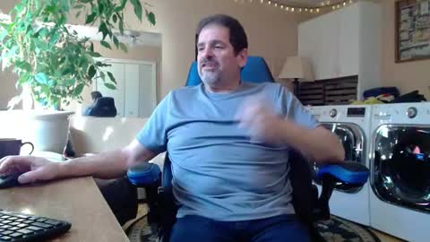 Snapshot of islandguy70 chatting on 12.26.24 Jim online show from 12.26.24