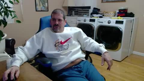Snapshot of islandguy70 chatting on 02.05.25 Jim online show from 02.05.25