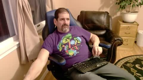 Snapshot of islandguy70 chatting on 02.24.25 Jim online show from 02.24.25
