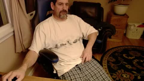 Snapshot of islandguy70 chatting on 02.26.25 Jim online show from 02.26.25