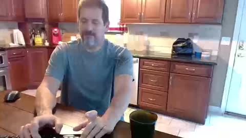 Snapshot of islandguy70 chatting on 09.20.25 Jim online show from 09.20.25
