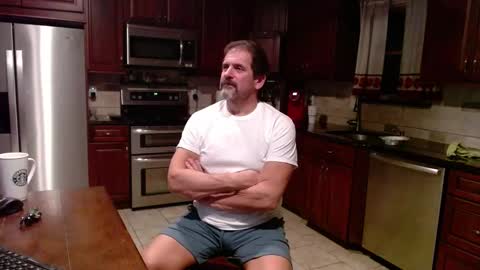 Snapshot of islandguy70 chatting on 10.15.25 Jim online show from 10.15.25