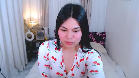Snapshot of islawinslow chatting on 10.26.25 isla online show from 10.26.25