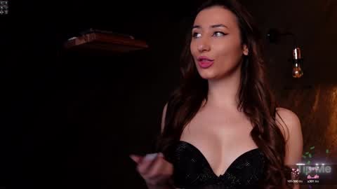 IsoldeBliss online show from 01.16.25