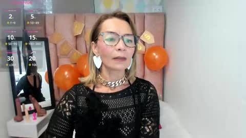 ISSA MILF online show from 03.24.26