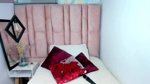 ISSA MILF online show from 05.20.26