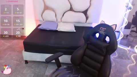 Snapshot of issa_tay1 chatting on 02.12.25 Issa online show from 02.12.25