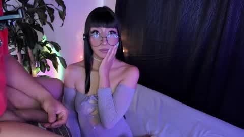 Snapshot of issaandneron_ chatting on 05.11.26 Issa and Neron online show from 05.11.26