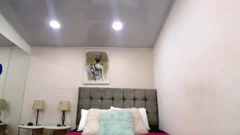 issabellajones online show from 02.25.25