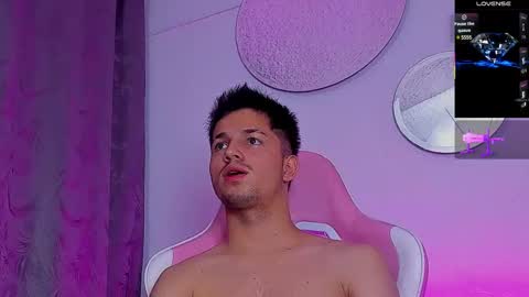 Snapshot of issac_james chatting on 03.07.25 Issac online show from 03.07.25