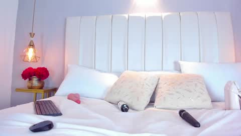 Snapshot of issacolins chatting on 12.26.24 Issa online show from 12.26.24