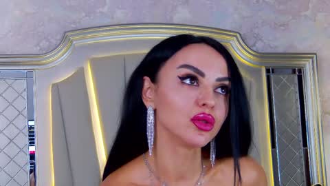 Issadorra online show from 03.27.26