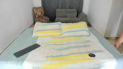 Snapshot of issalovexxx chatting on 02.06.25 Isabella  online show from 02.06.25