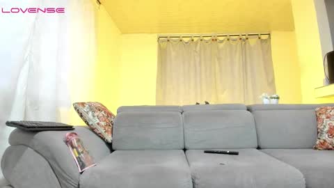 Snapshot of issalovexxx chatting on 09.16.25 Isabella  online show from 09.16.25