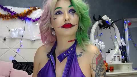 IssaSmyth online show from 10.31.25