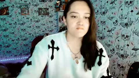 Snapshot of issis_demon chatting on 10.26.25 Yiz online show from 10.26.25