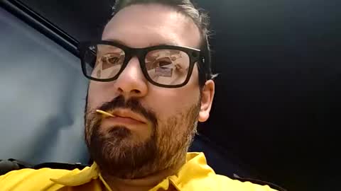 Snapshot of italianbigboy932 chatting on 04.25.26 italianbigboy932 online show from 04.25.26