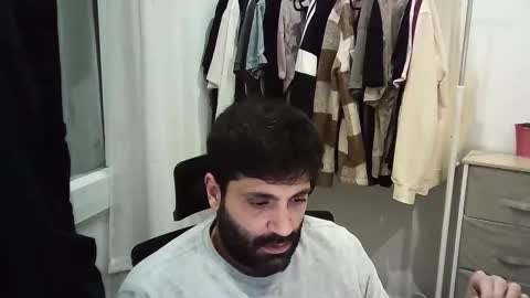 italianboybcn online show from 11.22.25