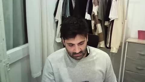 italianboybcn online show from 11.25.25