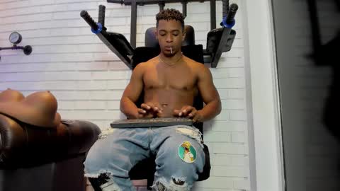 Italo Moore online show from 10.26.25