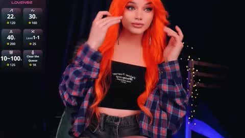 Snapshot of itelia chatting on 11.16.25 ITELIA online show from 11.16.25