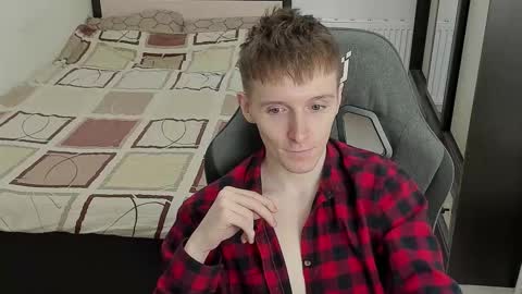 Snapshot of ithan_red chatting on 09.14.25 Ethan online show from 09.14.25