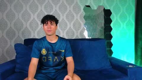 Ithan and Friends online show from 01.17.25