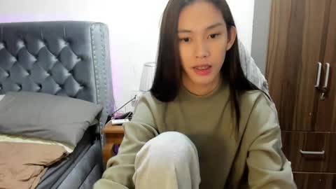 Snapshot of its_me_cora chatting on 02.06.25 Cora online show from 02.06.25