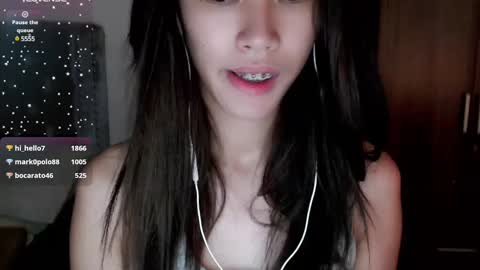 Snapshot of its_me_cora chatting on 02.10.25 Cora online show from 02.10.25