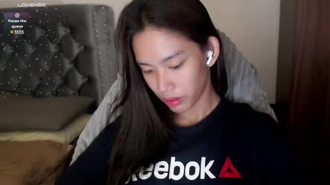 Snapshot of its_me_cora chatting on 02.24.25 Cora online show from 02.24.25