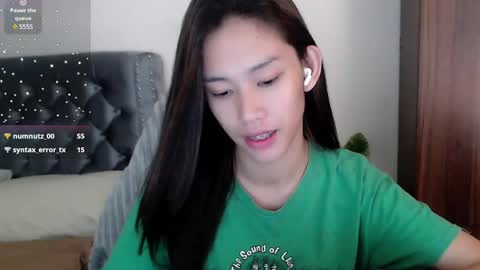 Snapshot of its_me_cora chatting on 03.06.25 Cora online show from 03.06.25