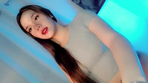 Snapshot of its_me_ezzie chatting on 01.25.25 EZZIE online show from 01.25.25