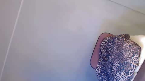 Snapshot of its_me_kelly chatting on 02.09.25 KellyPuth online show from 02.09.25