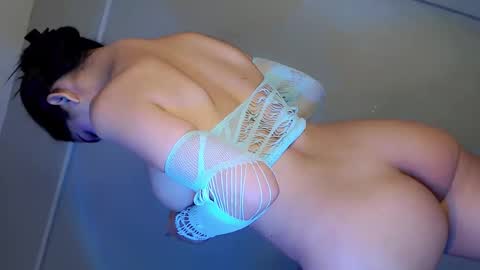 Snapshot of its_me_kelly chatting on 02.20.25 KellyPuth online show from 02.20.25