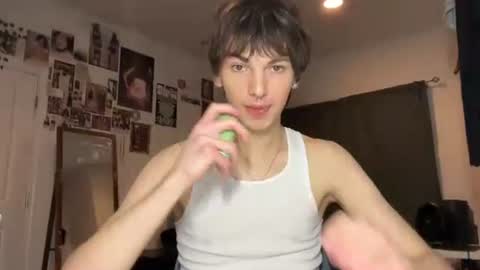 Snapshot of its_rowan chatting on 11.12.25 Rowan online show from 11.12.25