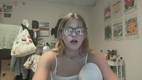 Alex Love online show from 02.05.25