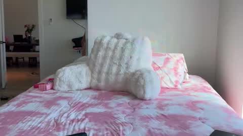 Snapshot of itscaylawatsun chatting on 11.05.25 itscaylawatsun online show from 11.05.25