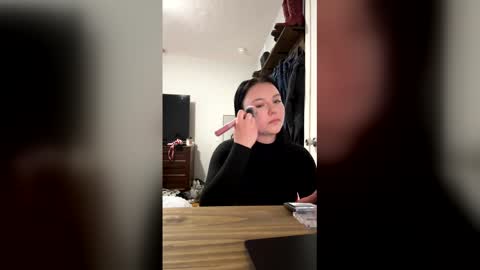 Snapshot of itsemmyy chatting on 04.11.26 itsemmyy online show from 04.11.26