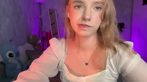 Snapshot of itsevedarkside_ chatting on 06.17.26 Eva online show from 06.17.26