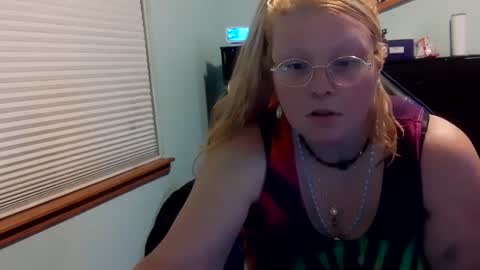 Itsglitchh222 online show from 09.22.25