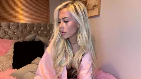 Lola online show from 03.26.26