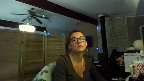 Snapshot of itsmesophie_x chatting on 09.29.25 ItsMeSophie X online show from 09.29.25