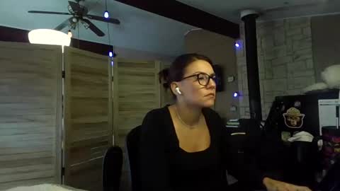 Snapshot of itsmesophie_x chatting on 10.21.25 ItsMeSophie X online show from 10.21.25