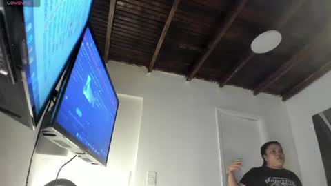 Snapshot of itsmoon_swt_ chatting on 06.16.26 Moon online show from 06.16.26