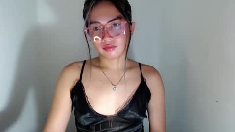 itsurgil_kloeh online show from 11.20.25