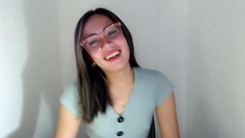 itsurgil_kloeh online show from 11.22.25