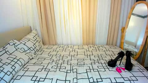 itsurgirlbubbles online show from 10.11.25